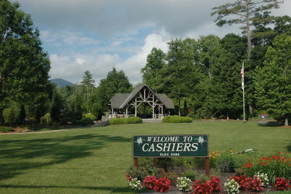 welcome to cashiers
