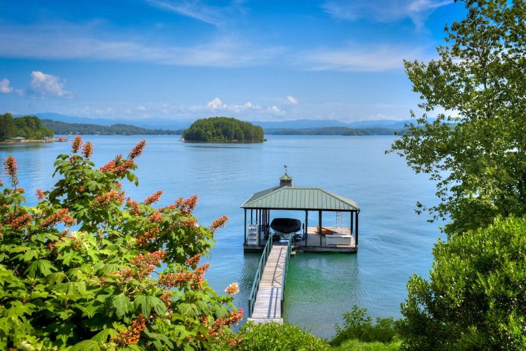 lake keowee